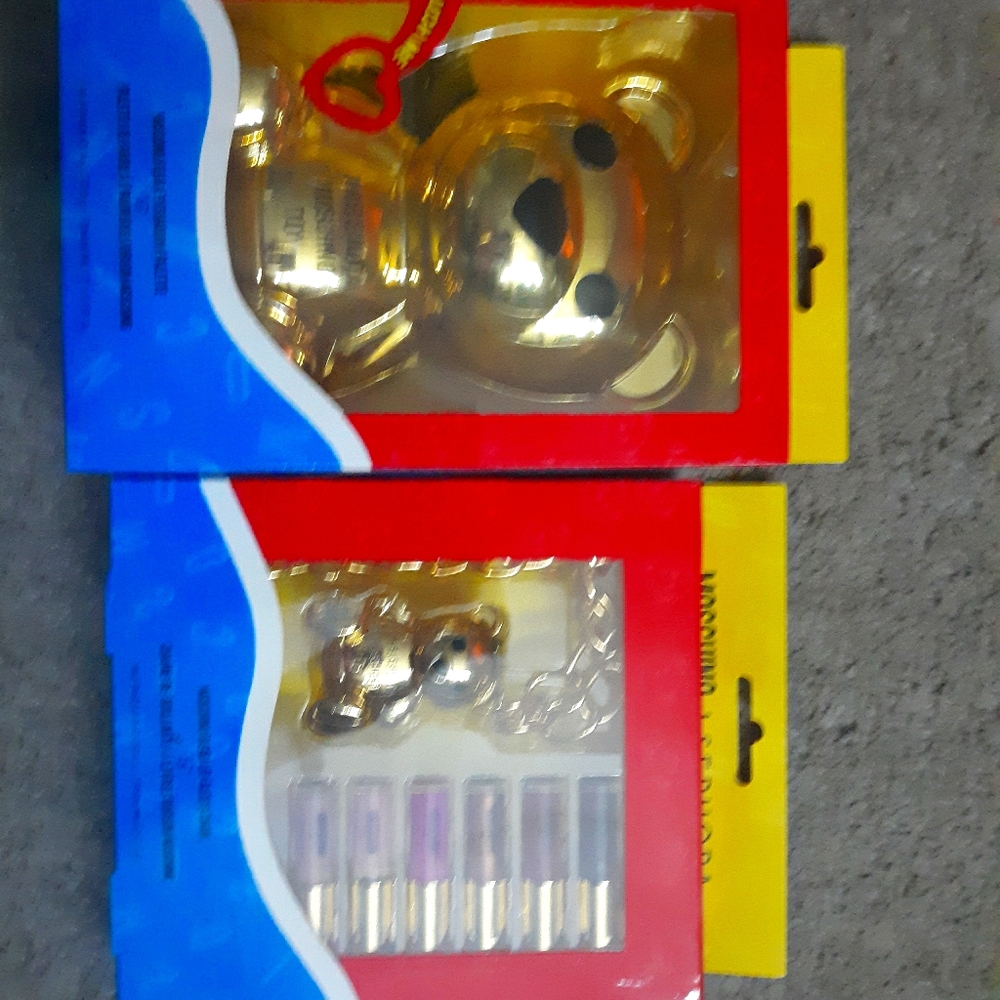 Moschino x sephora rare pallet with lip gloss set